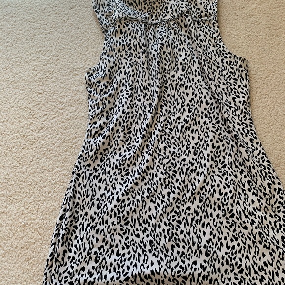 White House Black Market Tank - Picture 6 of 6